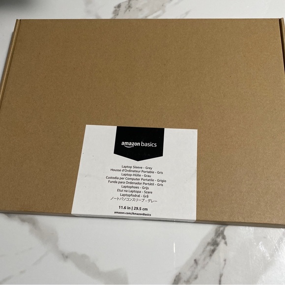 Amazon Basics Laptop Sleeve Protective Cover 11.6” Grey - Picture 4 of 4